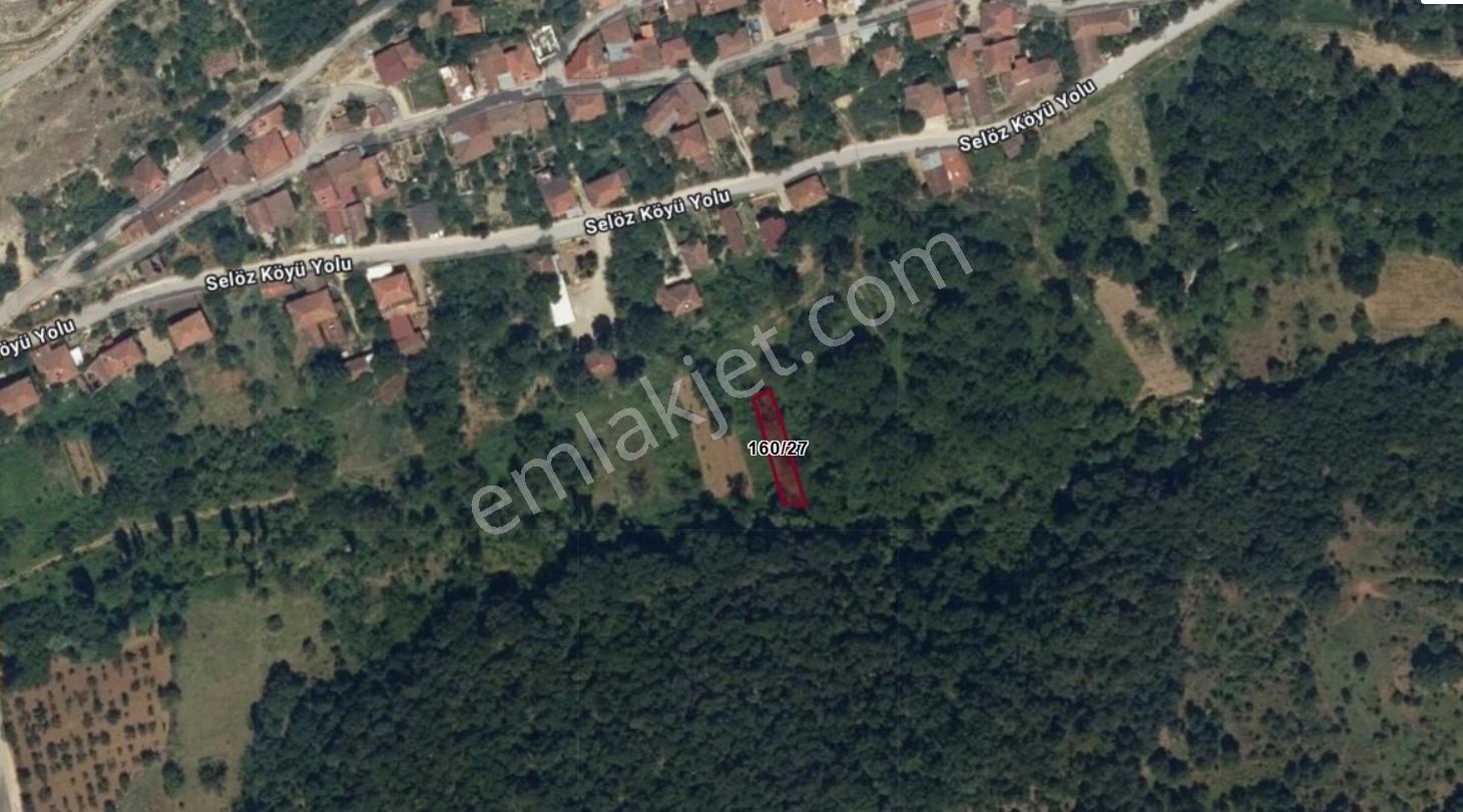 Remax Anka'Dan Bilecik Selöz Köyünde Satılık 307 M2 Bahçe