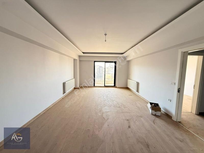 Kurtuluş Mahallesinde Deniz Park Evleri Kilerli 3+1 165m2 — fotoğraf 3