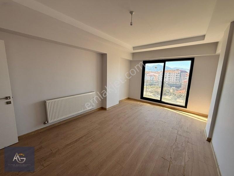 Kurtuluş Mahallesinde Deniz Park Evleri Kilerli 3+1 165m2 — fotoğraf 12