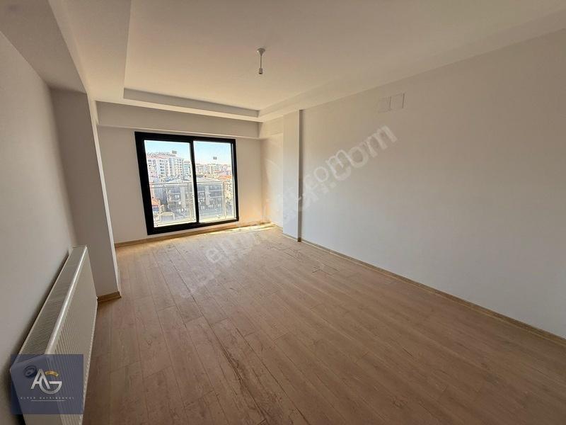 Kurtuluş Mahallesinde Deniz Park Evleri Kilerli 3+1 165m2 — fotoğraf 13