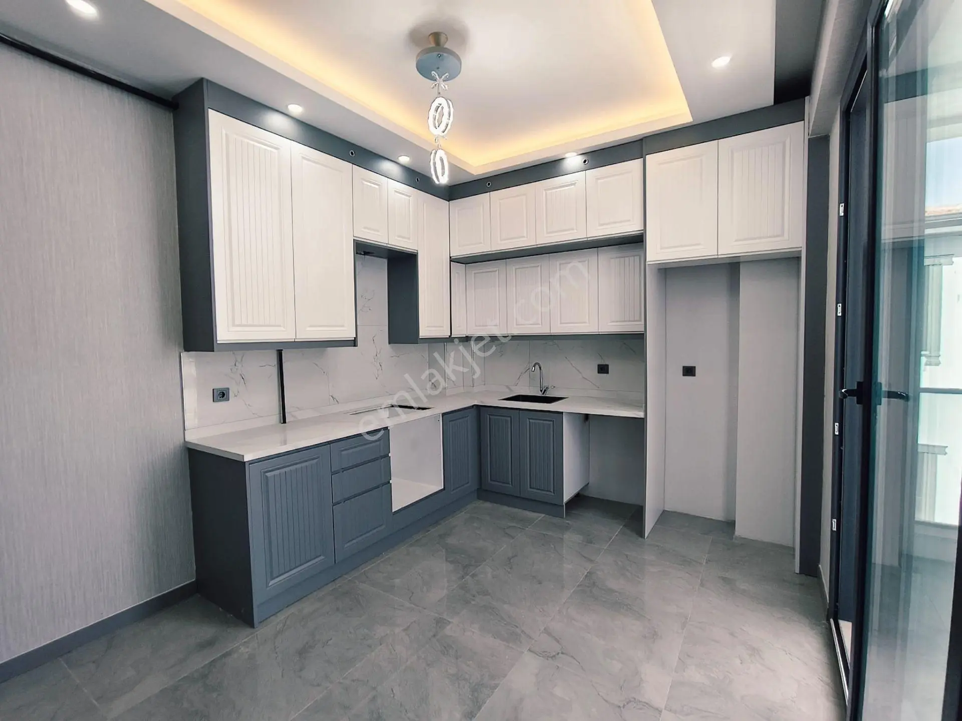 Emadan Ana Cadde, İşyerleri Ve Sinpaşa Yakın Satılık 2+1 Sıfır Daire — fotoğraf 2