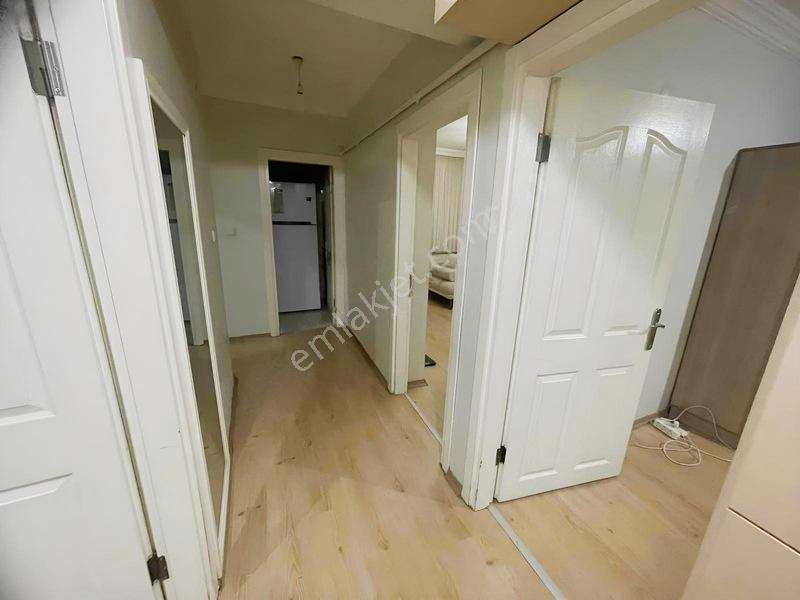 Bayrampaşa Forum Avm Yakın 2+1 Hisseli Satılık Yarı Bodrum Daire — fotoğraf 7