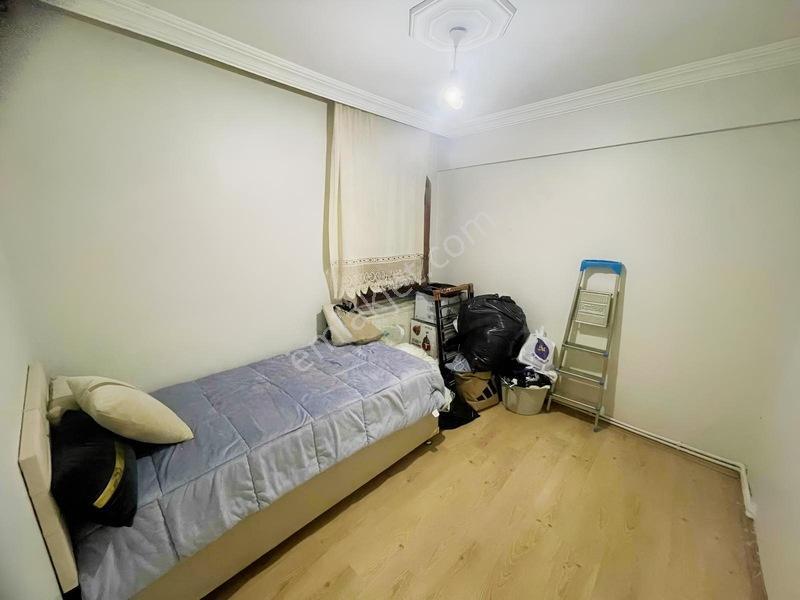 Bayrampaşa Forum Avm Yakın 2+1 Hisseli Satılık Yarı Bodrum Daire — fotoğraf 13