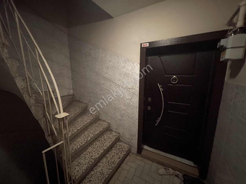 Bayrampaşa Forum Avm Yakın 2+1 Hisseli Satılık Yarı Bodrum Daire — fotoğraf 22
