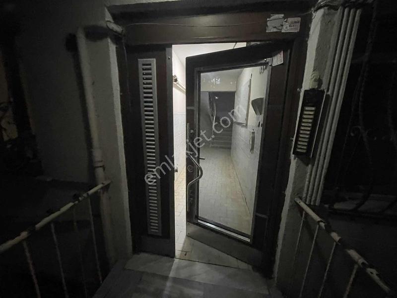 Bayrampaşa Forum Avm Yakın 2+1 Hisseli Satılık Yarı Bodrum Daire — fotoğraf 23
