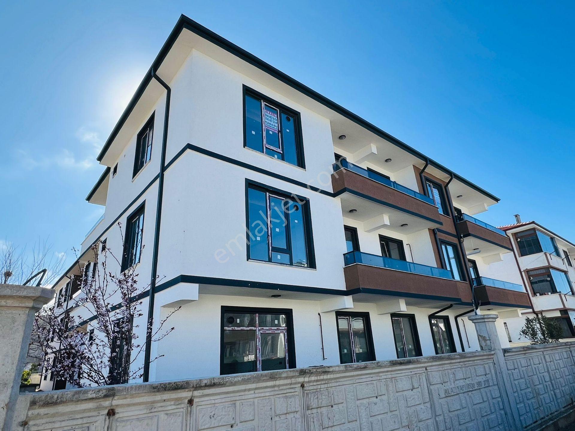 Karasu Çiğdem Emlaktan...merkezde Sıfır 2+1 Daire 3.kat — fotoğraf 5