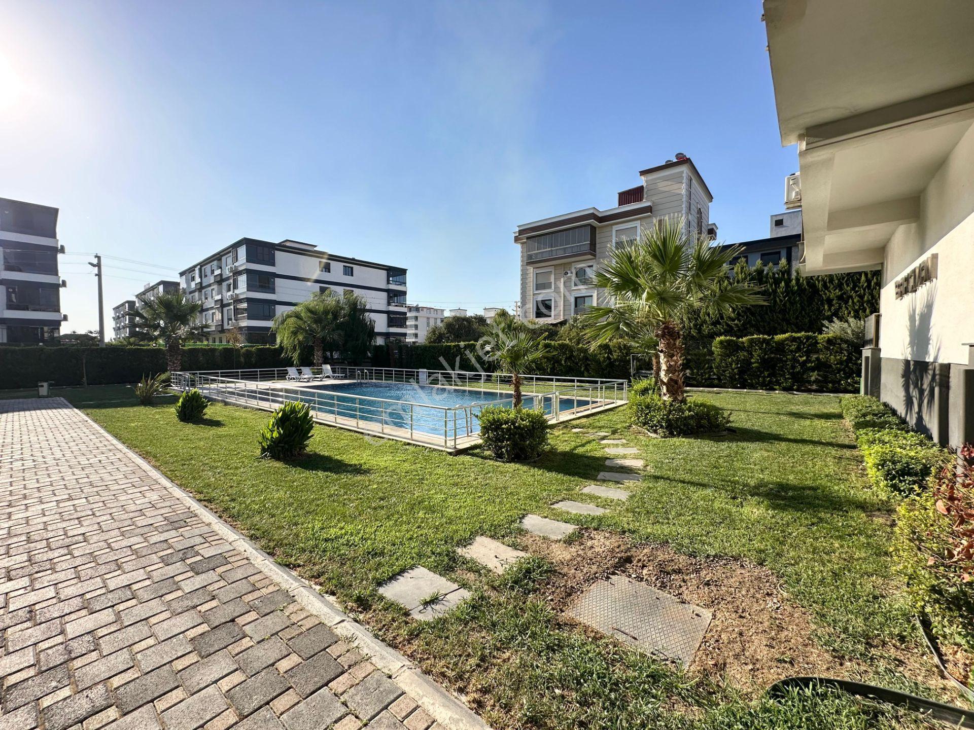 İzmir Torbalı Torbalı Mahallesinde Havuzlu Sitede 3+1 Daire Satılık — fotoğraf 2