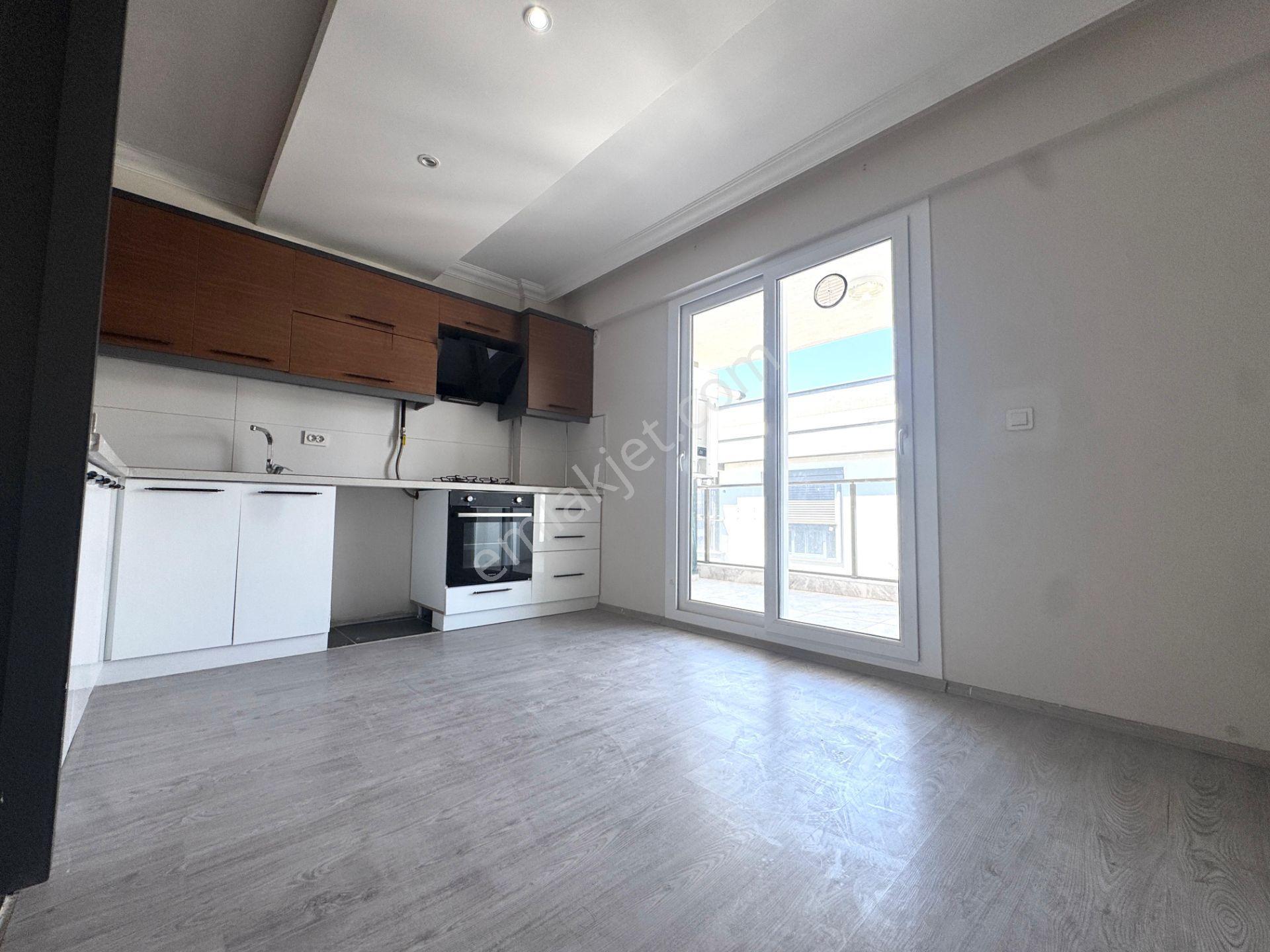 İzmir Torbalı Torbalı Mahallesinde Havuzlu Sitede 3+1 Daire Satılık — fotoğraf 6