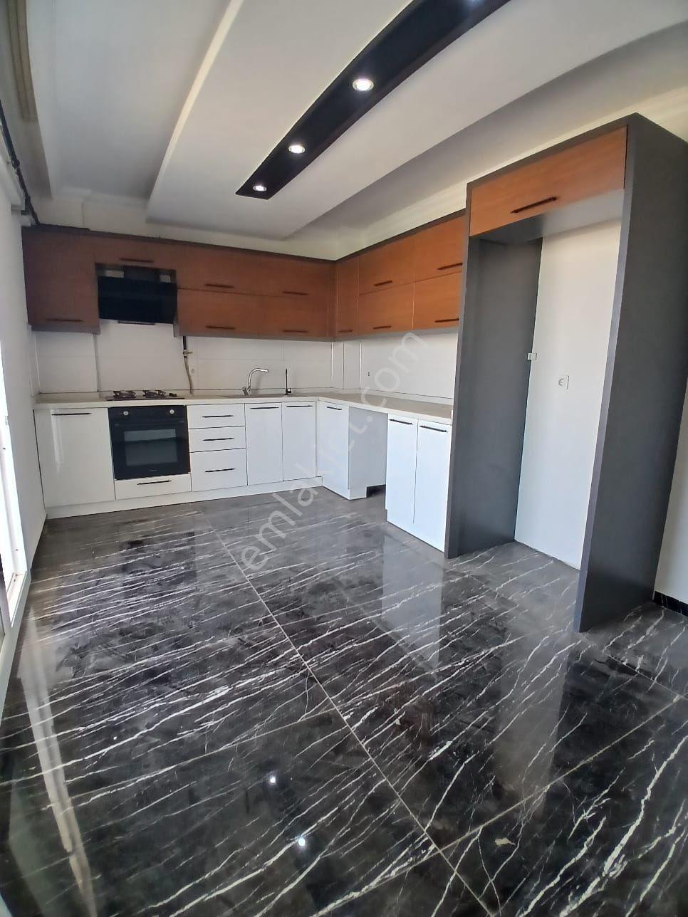İzmir Torbalı Torbalı Mahallesinde Havuzlu Sitede 3+1 Daire Satılık — fotoğraf 11