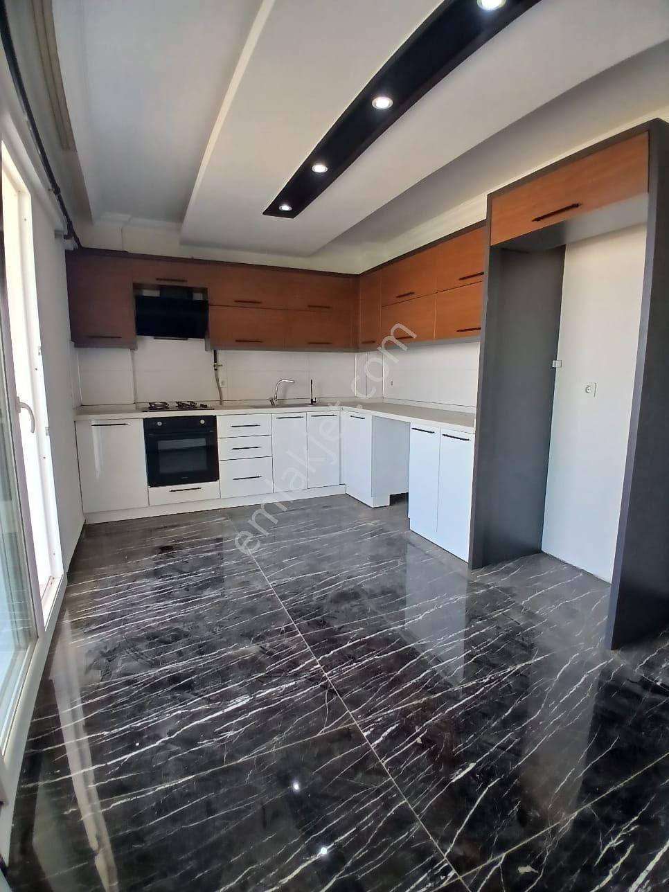 İzmir Torbalı Torbalı Mahallesinde Havuzlu Sitede 3+1 Daire Satılık — fotoğraf 13