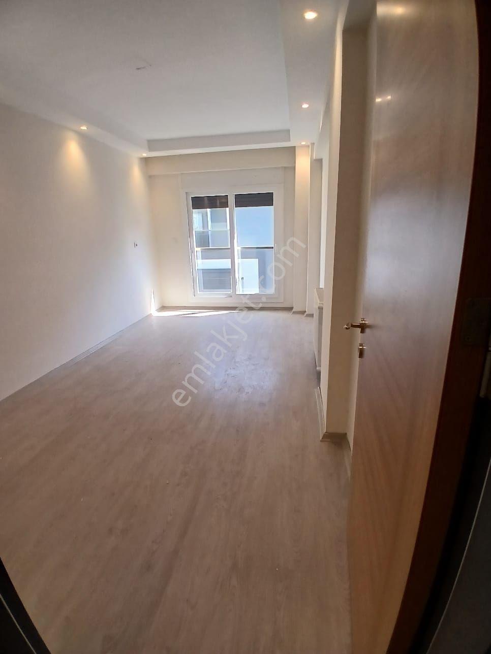 İzmir Torbalı Torbalı Mahallesinde Havuzlu Sitede 3+1 Daire Satılık — fotoğraf 14