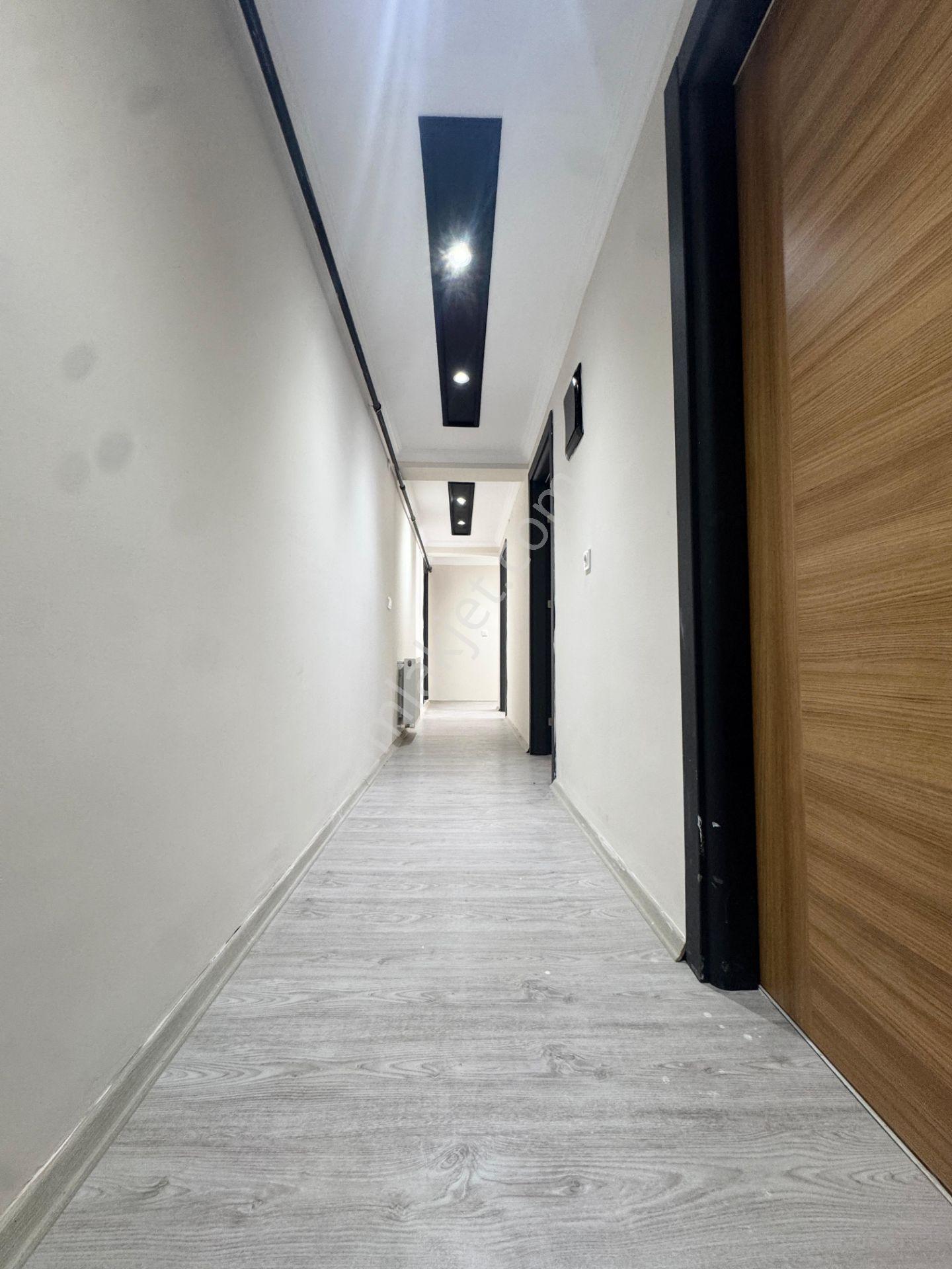 İzmir Torbalı Torbalı Mahallesinde Havuzlu Sitede 3+1 Daire Satılık — fotoğraf 24