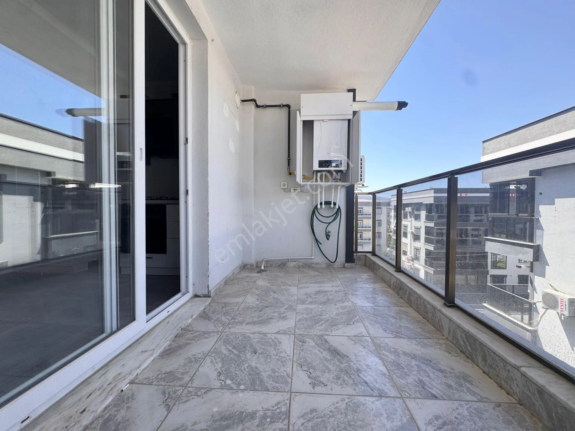 İzmir Torbalı Torbalı Mahallesinde Havuzlu Sitede 3+1 Daire Satılık — fotoğraf 27