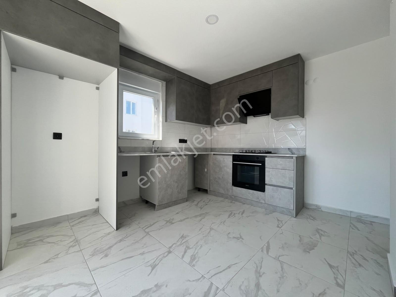 2+1 110M2 Tramvayın Dibinde Ara Katta Asansörlü Sıfır Kupon D
