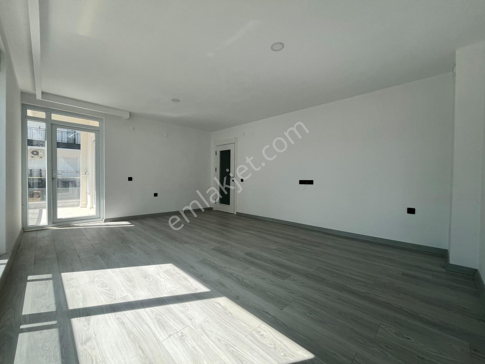 2+1 110m2 Tramvayın Dibinde Ara Katta Asansörlü Sıfır Kupon D — fotoğraf 2