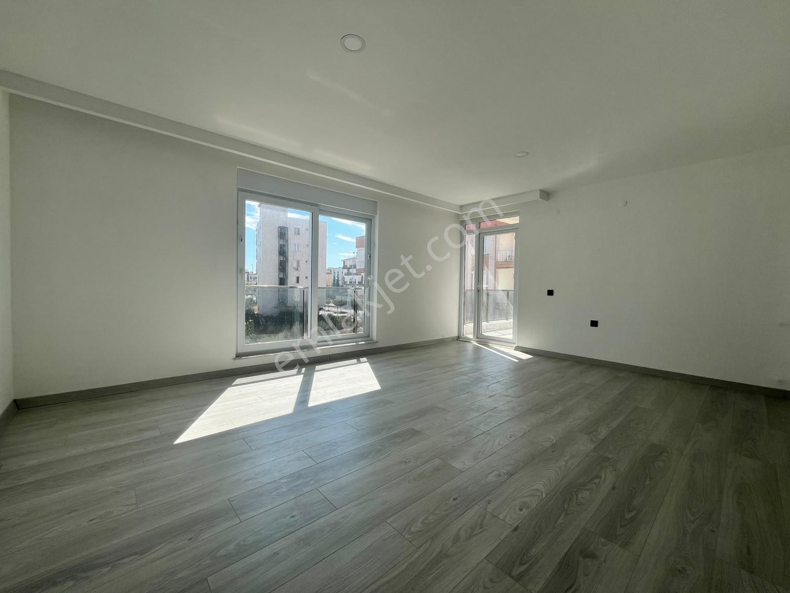 2+1 110m2 Tramvayın Dibinde Ara Katta Asansörlü Sıfır Kupon D — fotoğraf 4