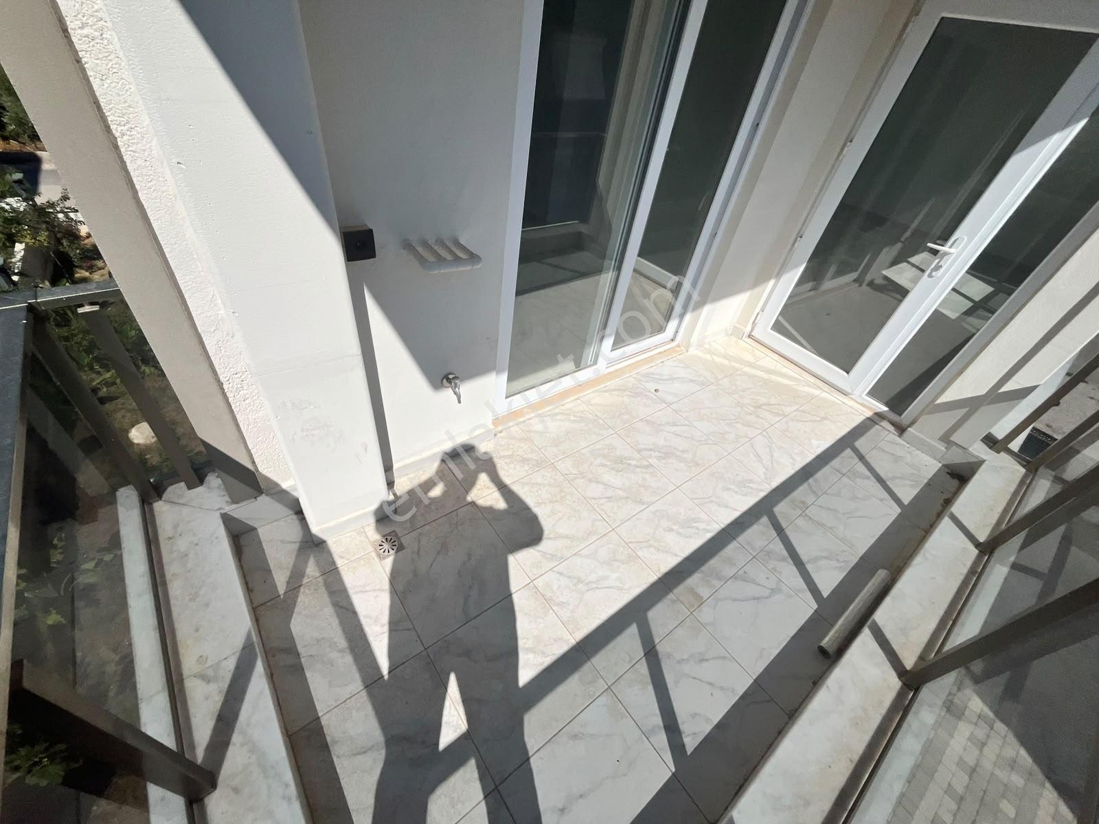 2+1 110m2 Tramvayın Dibinde Ara Katta Asansörlü Sıfır Kupon D — fotoğraf 6