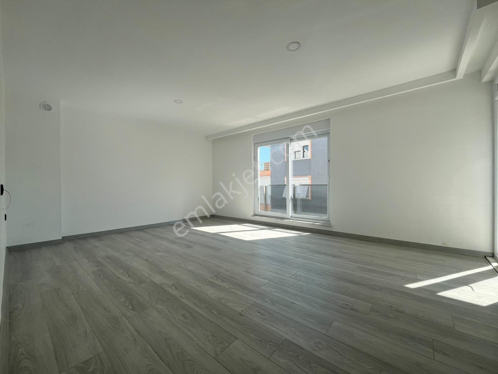 2+1 110m2 Tramvayın Dibinde Ara Katta Asansörlü Sıfır Kupon D — fotoğraf 8