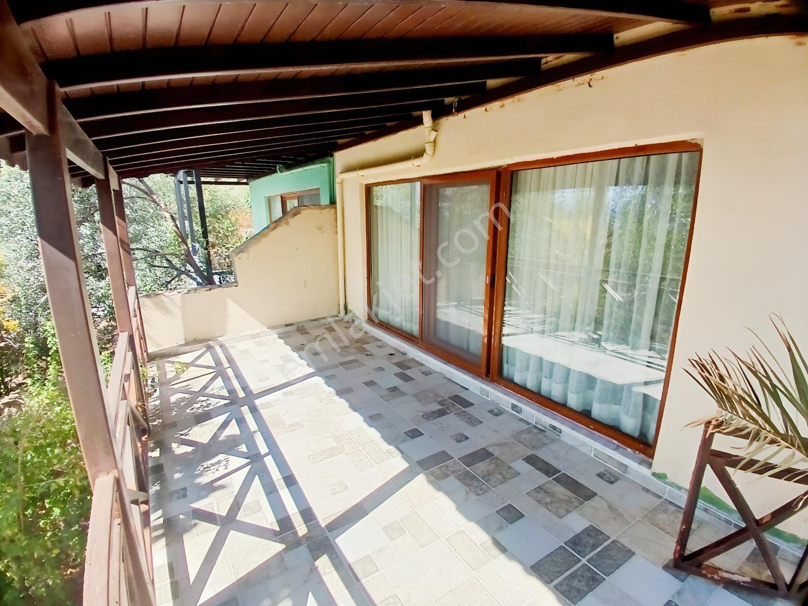 Eu Gayrimenkul'den Denize Sıfır Site İçinde 4 Katlı Villa — fotoğraf 9