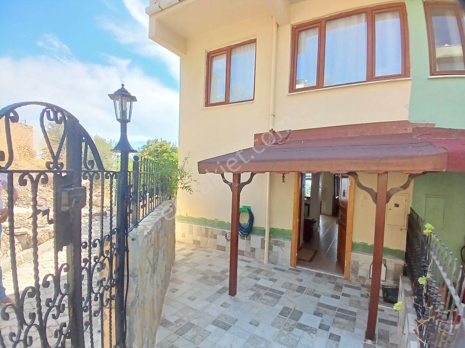 Eu Gayrimenkul'den Denize Sıfır Site İçinde 4 Katlı Villa — fotoğraf 14