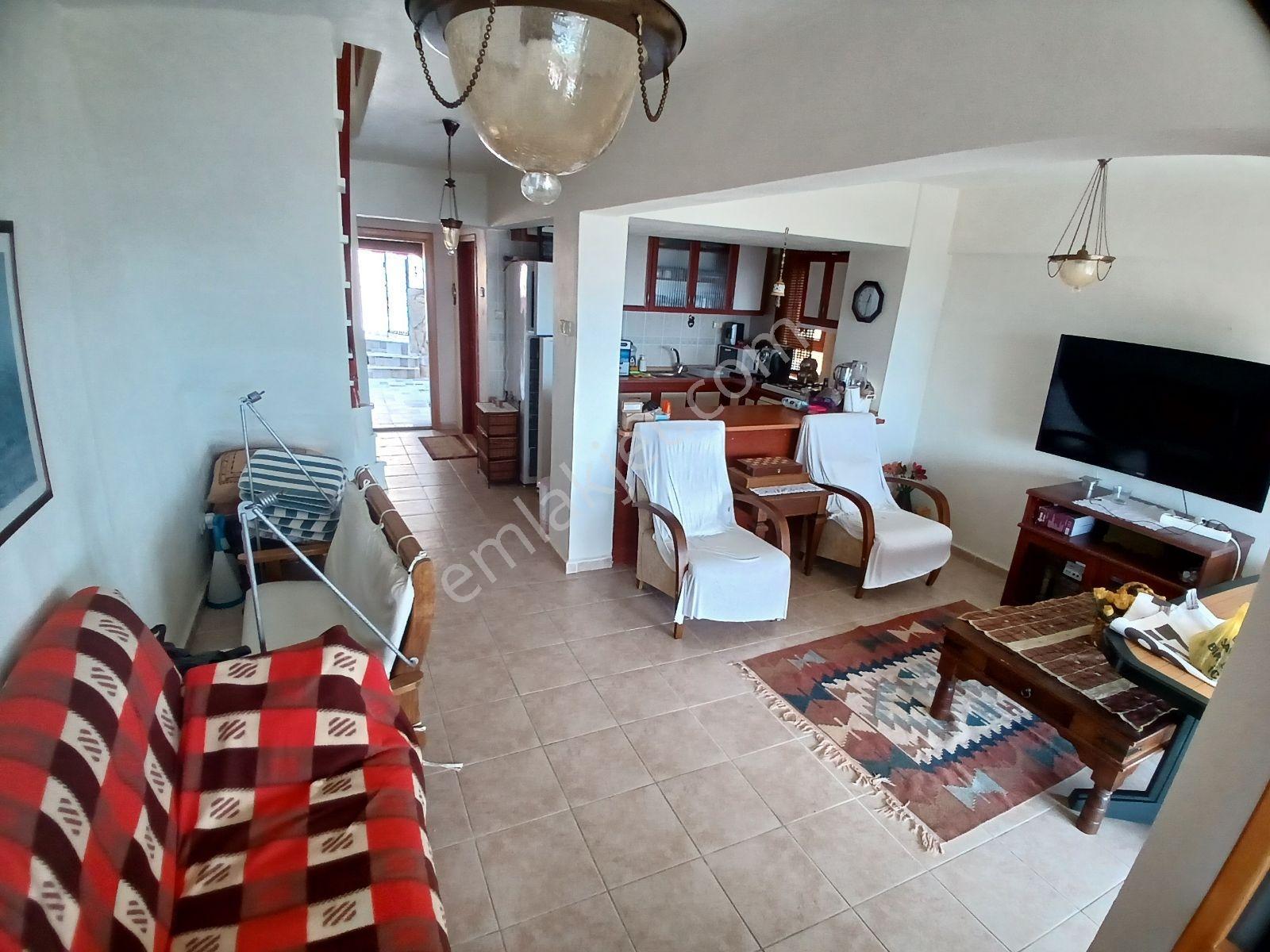 Eu Gayrimenkul'den Denize Sıfır Site İçinde 4 Katlı Villa — fotoğraf 16