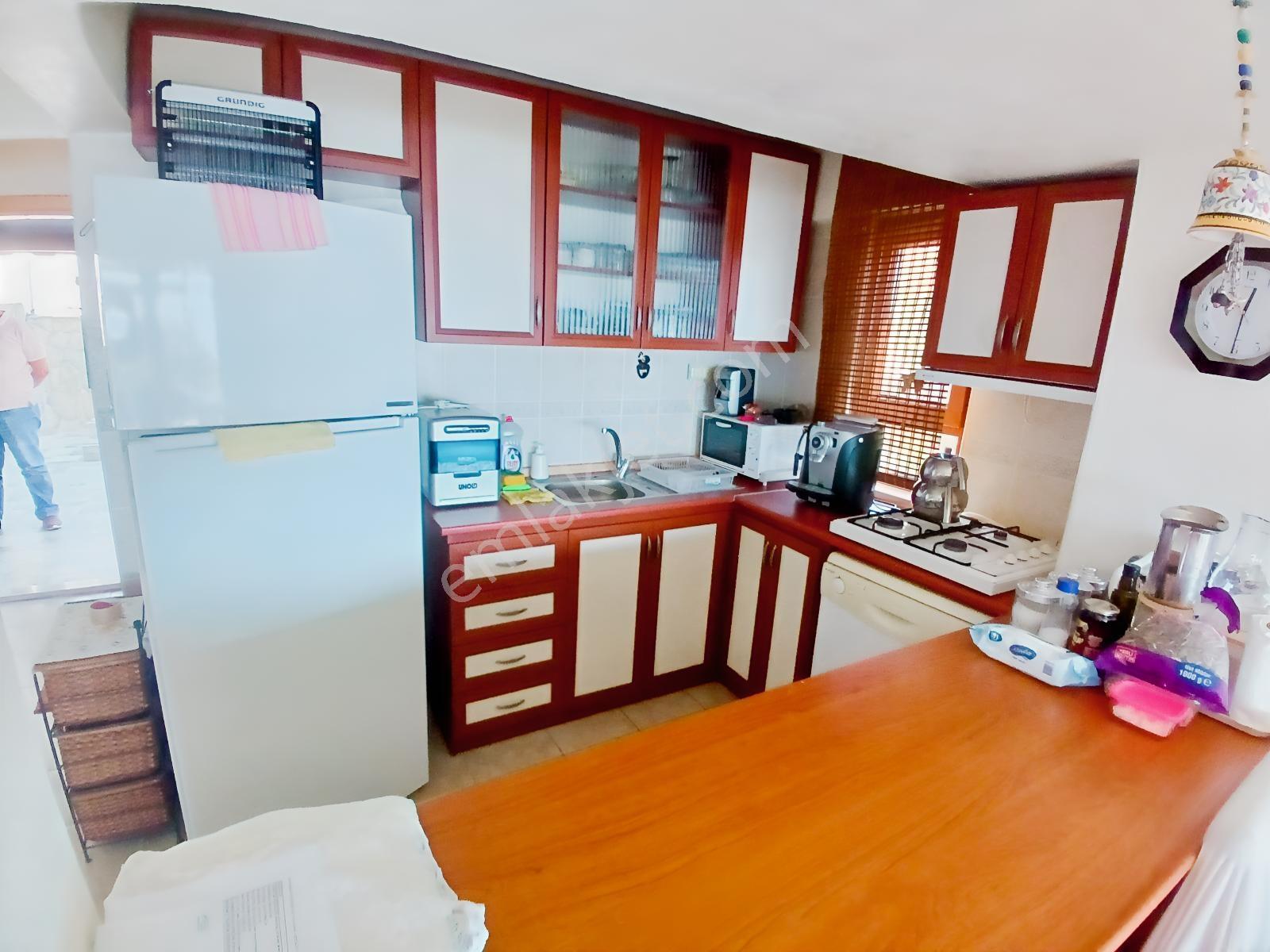 Eu Gayrimenkul'den Denize Sıfır Site İçinde 4 Katlı Villa — fotoğraf 17