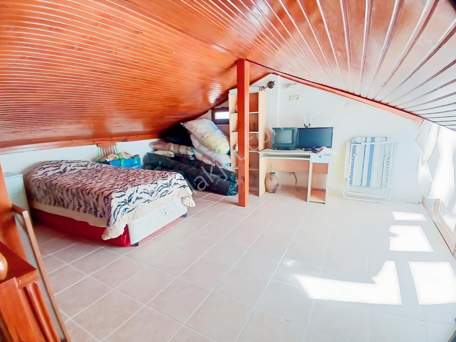 Eu Gayrimenkul'den Denize Sıfır Site İçinde 4 Katlı Villa — fotoğraf 29