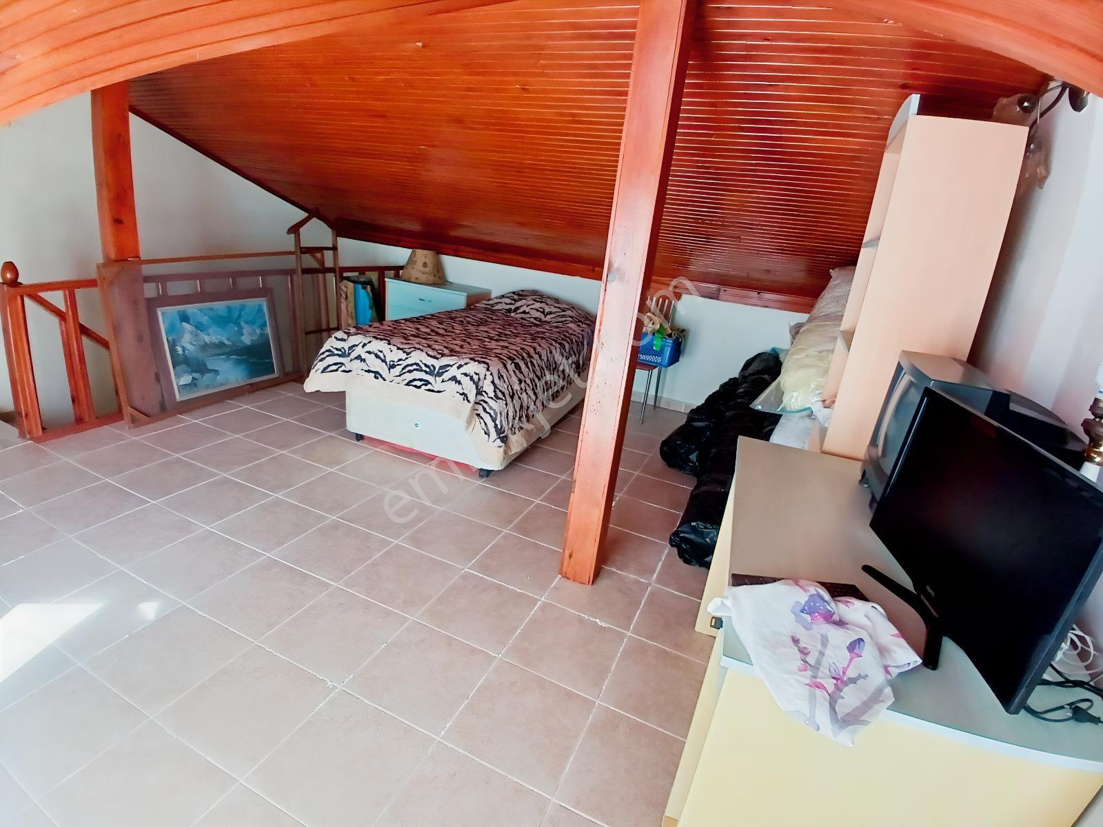 Eu Gayrimenkul'den Denize Sıfır Site İçinde 4 Katlı Villa — fotoğraf 30