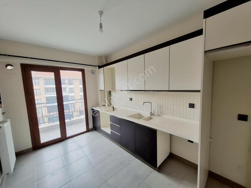 Sürsürü Tokilerinde Satılık 2+1 Daire — fotoğraf 3