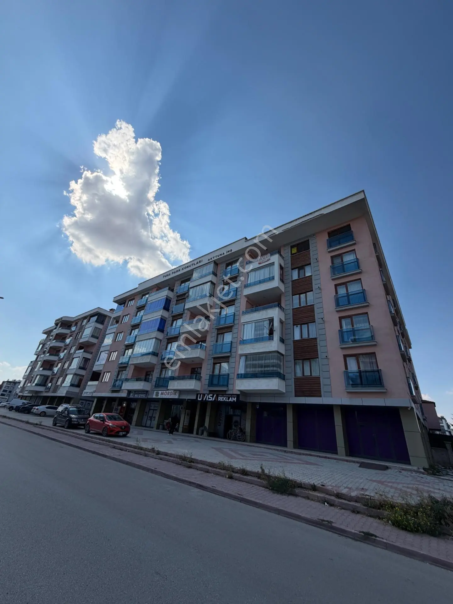 Dev Gayrimenkul’Den Akabe Mh. Saçlıkasap Cd. Üzeri Site İçi Kapalı Otoparklı 3+1