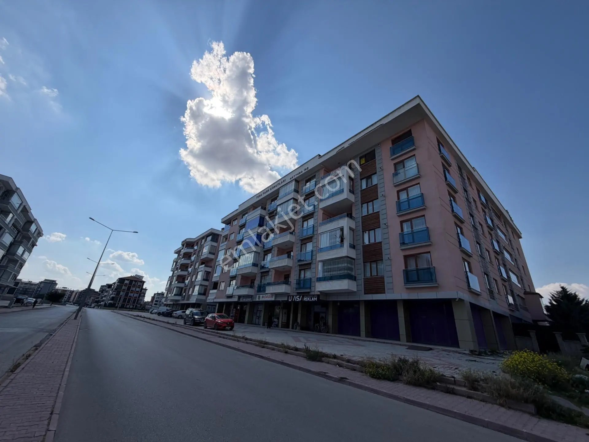 Dev Gayrimenkul’den Akabe Mh. Saçlıkasap Cd. Üzeri Site İçi Kapalı Otoparklı 3+1 — fotoğraf 2