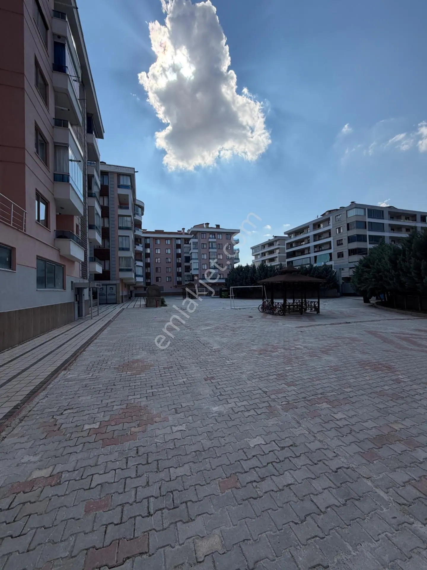 Dev Gayrimenkul’den Akabe Mh. Saçlıkasap Cd. Üzeri Site İçi Kapalı Otoparklı 3+1 — fotoğraf 3