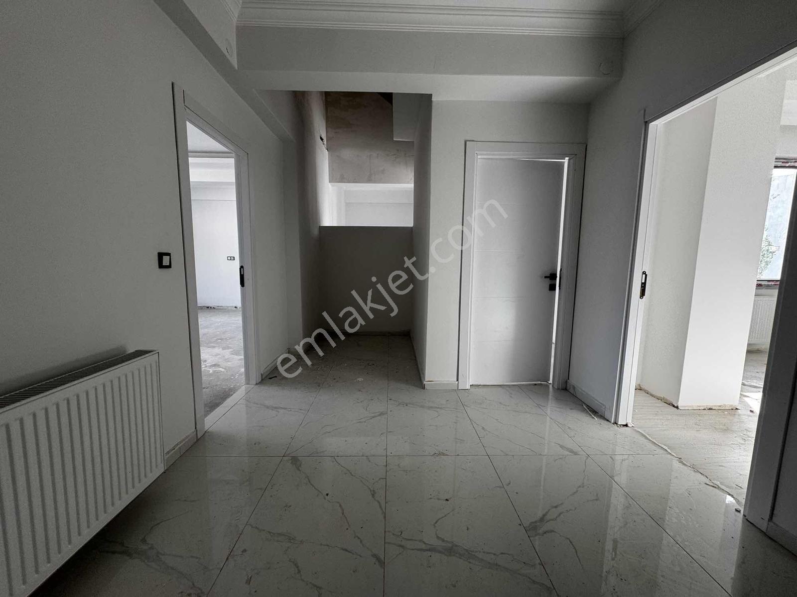 İlçe Merkezinde Satılık Sıfır 145m2 Dubleks Daire — fotoğraf 2
