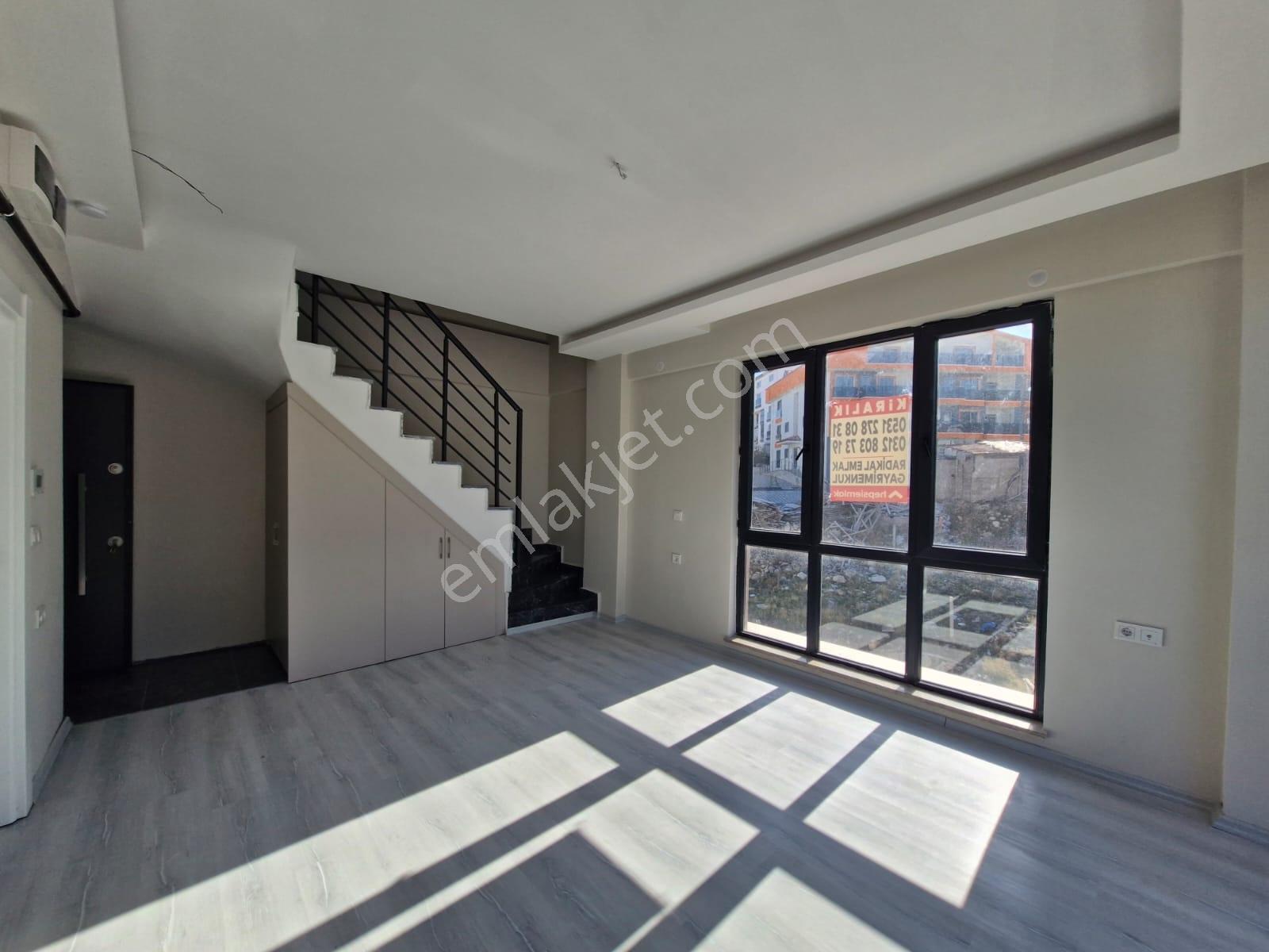 İncek Vakıflar Caddesinde Yatırımlık Satılık 2+1 Dubleks Daire.. — fotoğraf 14