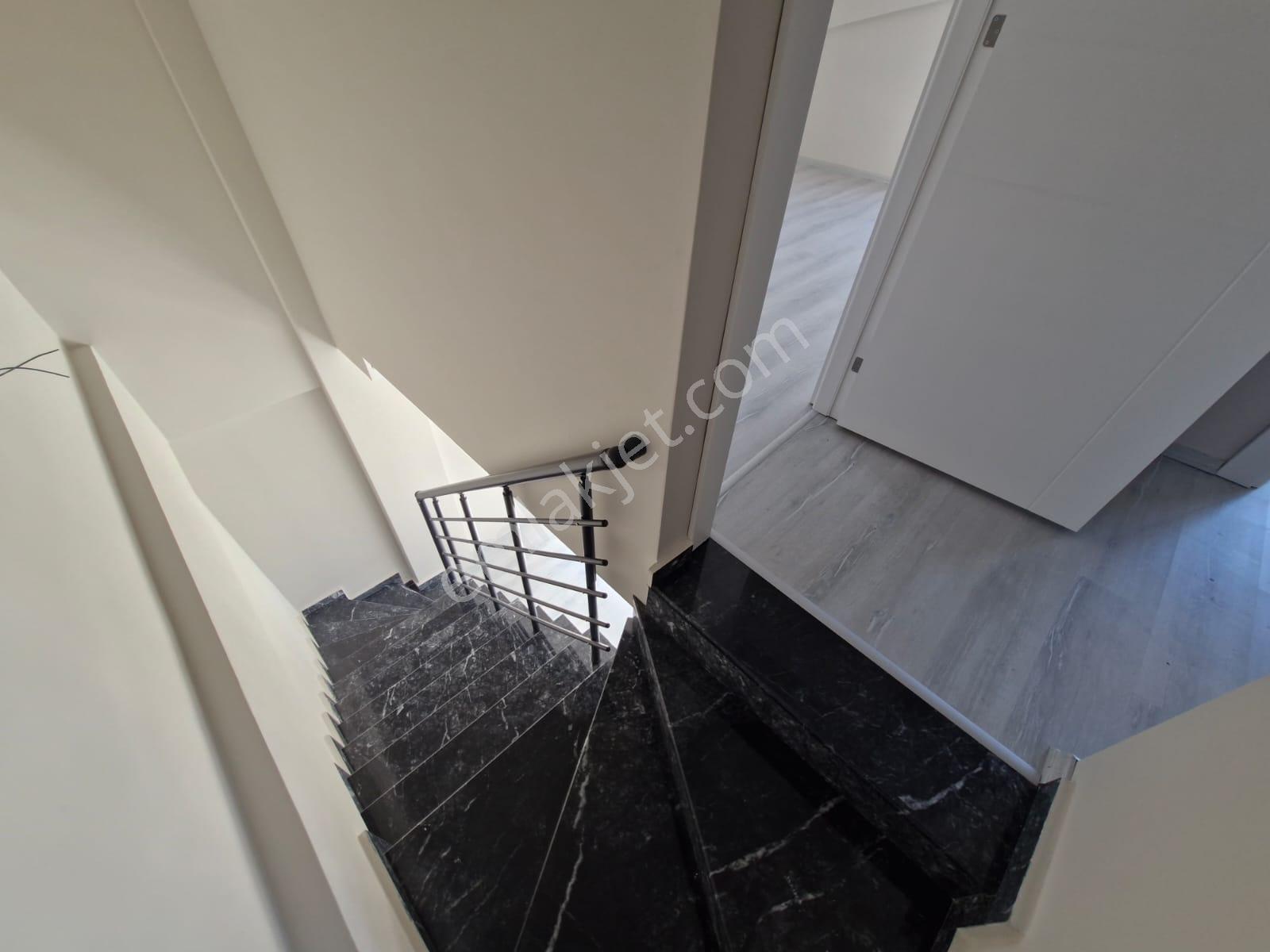 İncek Vakıflar Caddesinde Yatırımlık Satılık 2+1 Dubleks Daire.. — fotoğraf 18
