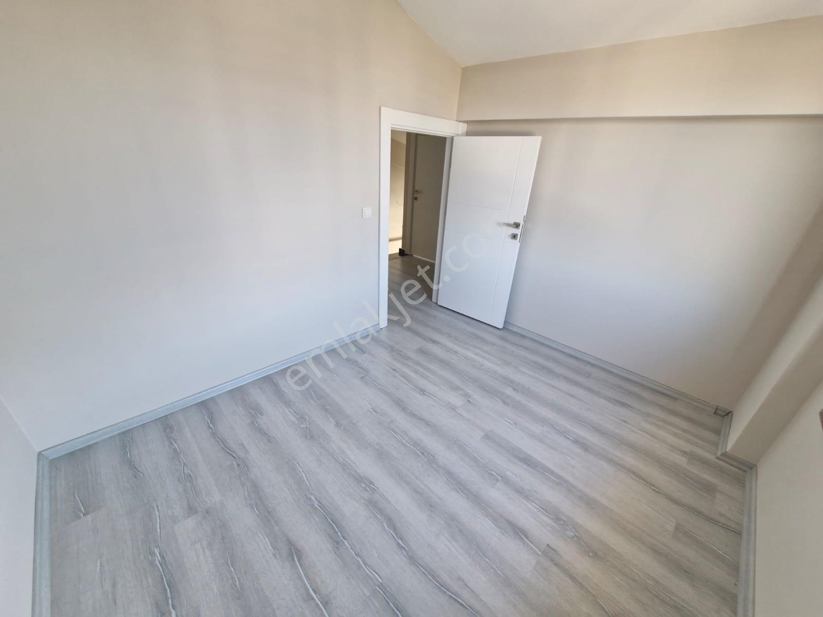İncek Vakıflar Caddesinde Yatırımlık Satılık 2+1 Dubleks Daire.. — fotoğraf 23