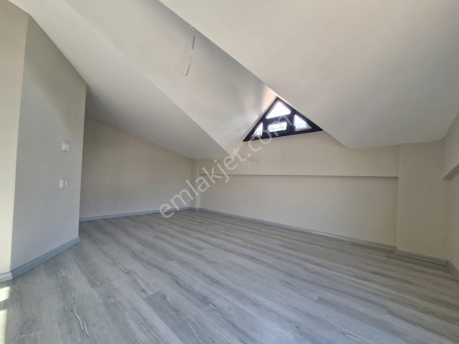 İncek Vakıflar Caddesinde Yatırımlık Satılık 2+1 Dubleks Daire.. — fotoğraf 27