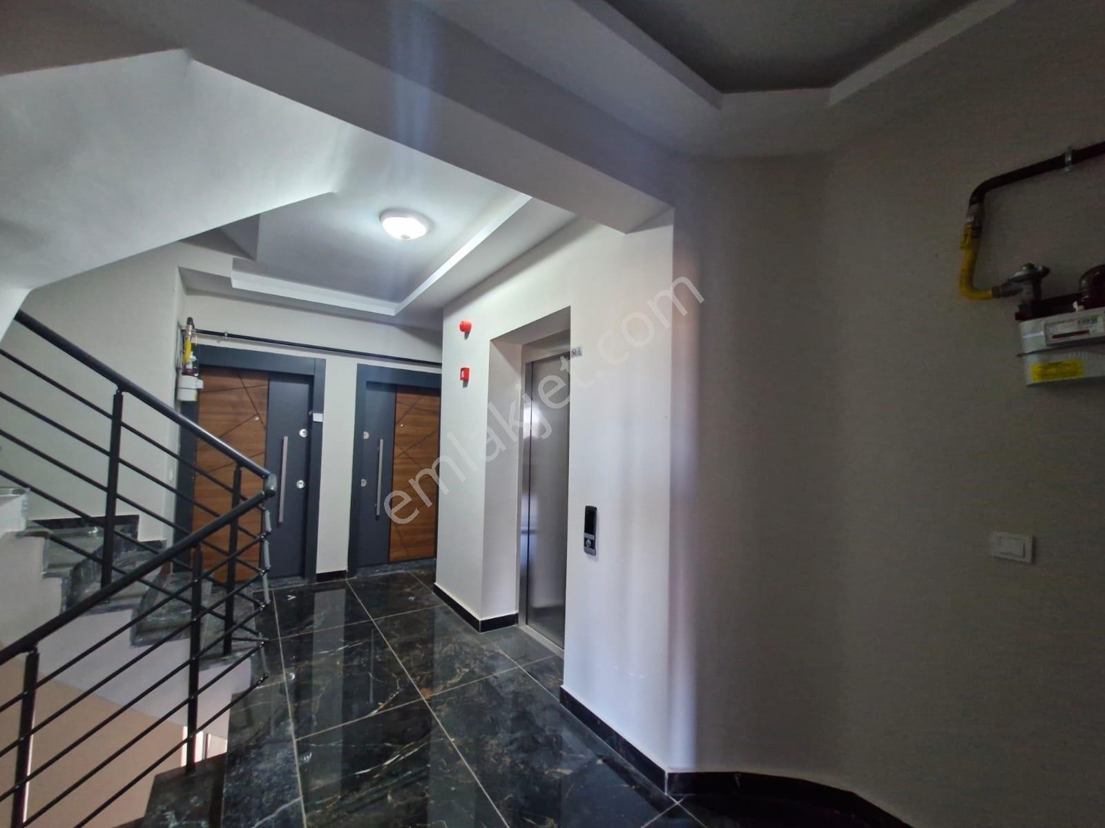 İncek Vakıflar Caddesinde Yatırımlık Satılık 2+1 Dubleks Daire.. — fotoğraf 32