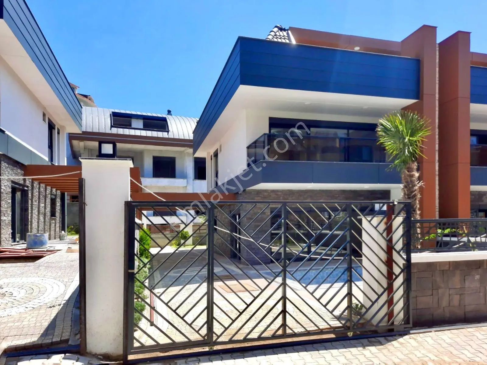 Alanya Avsallar'Da Denize Yürüme Mesafesinde Müstakil Havuzlu 4+1 Villa