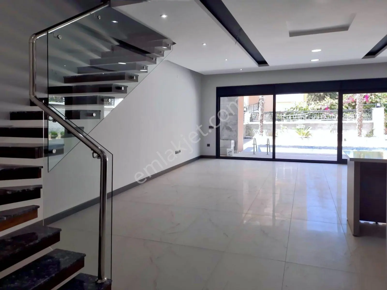 Alanya Avsallar'da Denize Yürüme Mesafesinde Müstakil Havuzlu 4+1 Villa — fotoğraf 3