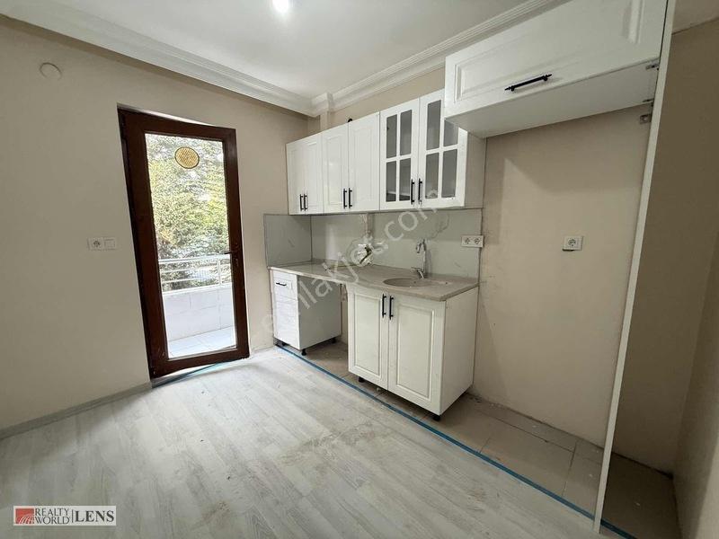 Yazlık'ta Merkezi Konumda Satılık 2+1 Site İçi Fırsat Daire — fotoğraf 8