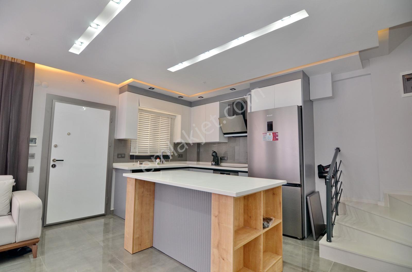 Aydın Didim Efeler Mahallesi'Nde Satılık 4+1 Havuzlu Lüx Villa