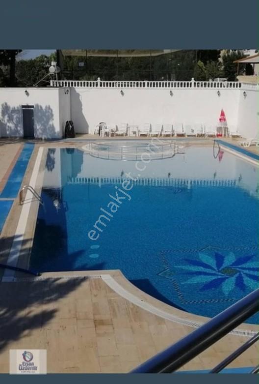 Ersan Özdemirdn Tekirdağda Havuzlu Site İçinde Denize 100 Mt 4+1 — fotoğraf 3