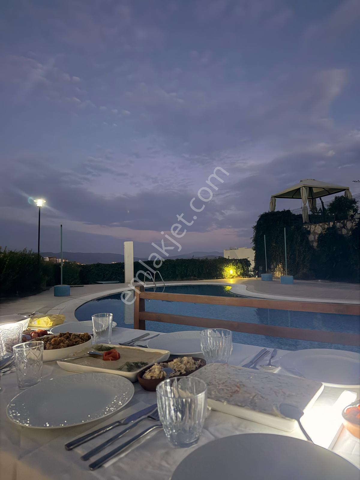 Muğla Bodrum Milas Boğaziçi Adabükü Geniş Temiz Bahçe Katı