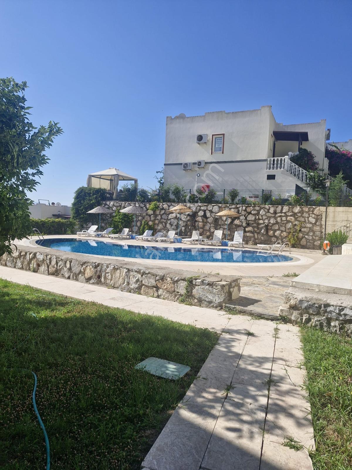 Muğla Bodrum Milas Boğaziçi Adabükü Geniş Temiz Bahçe Katı — fotoğraf 21