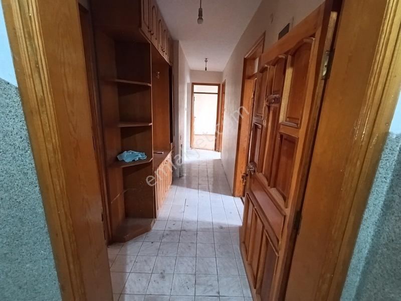File Market Ve Cumhuriyet Cami Yakını Satılık 3+1 Daire — fotoğraf 2