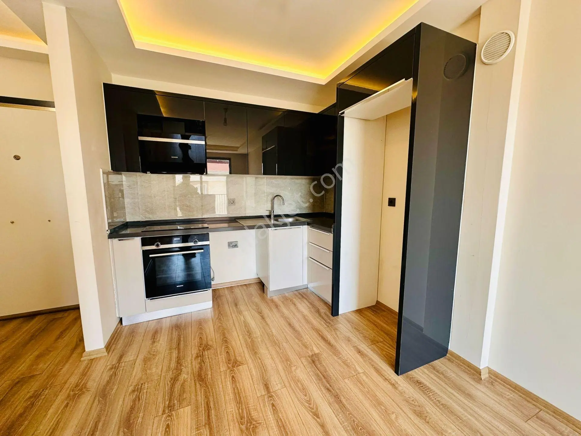 Tek Yetkili Referans'tan İkizçay'da Ön Cephe Asansörlü Lüx Tasarımlı 1+1 Daire — fotoğraf 2