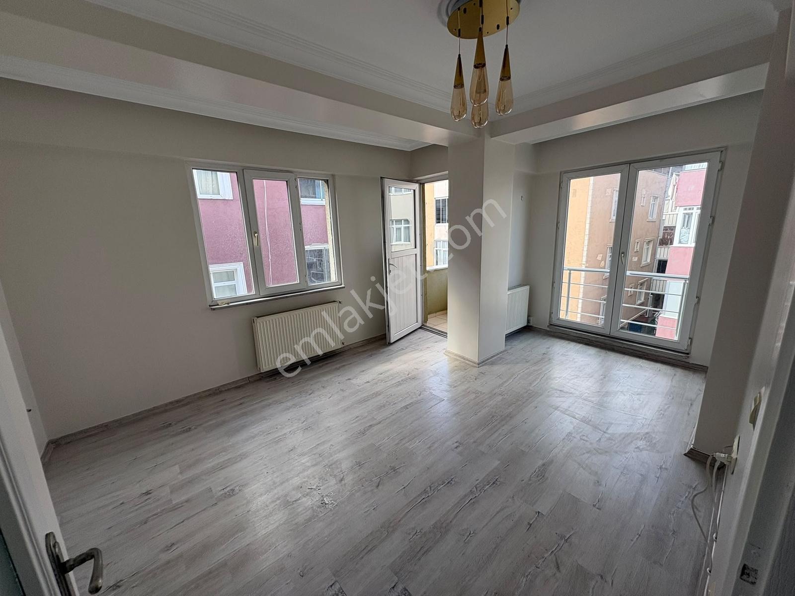 Bülent Yılmaz'dan Satılık Gazi Mah. 2+1 Balkonlu Ara Kat Daire — fotoğraf 2