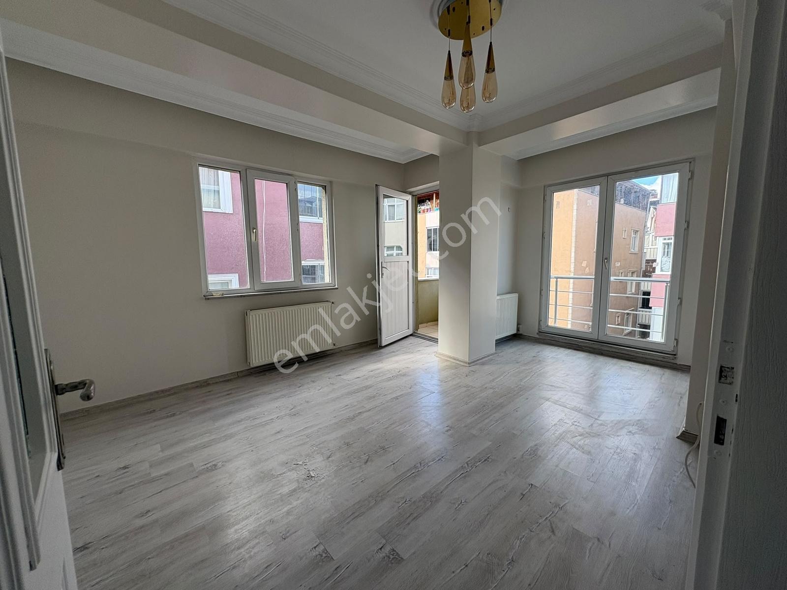 Bülent Yılmaz'dan Satılık Gazi Mah. 2+1 Balkonlu Ara Kat Daire — fotoğraf 5