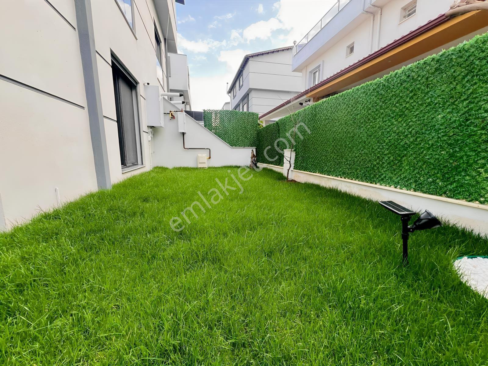 Berk Emlak'tan Mithatpaşa Mh. Satılık 5+1 Tripleks Sıfır Villa — fotoğraf 3